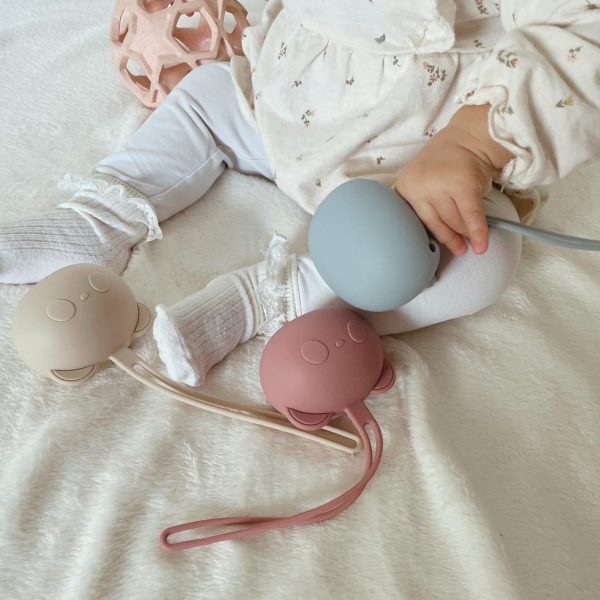 Silicone-Pecifier-Holder-09_blue-600x600__f19aa695